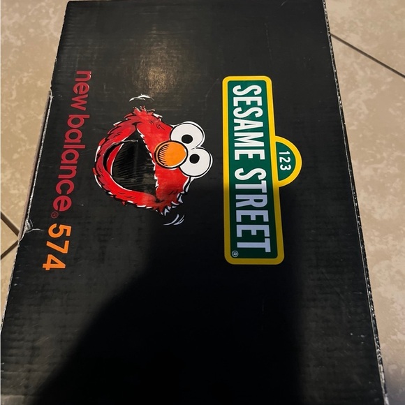 New Balance Elmo - Picture 5 of 5